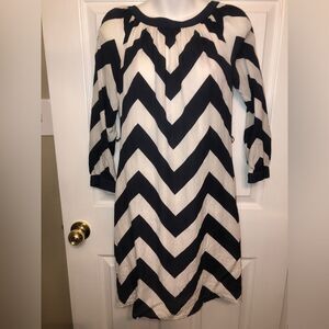 Vineyard Vines Chevron Silk Midi Dress Womens Size 4 Navy Blue White 3/4 Sleeve